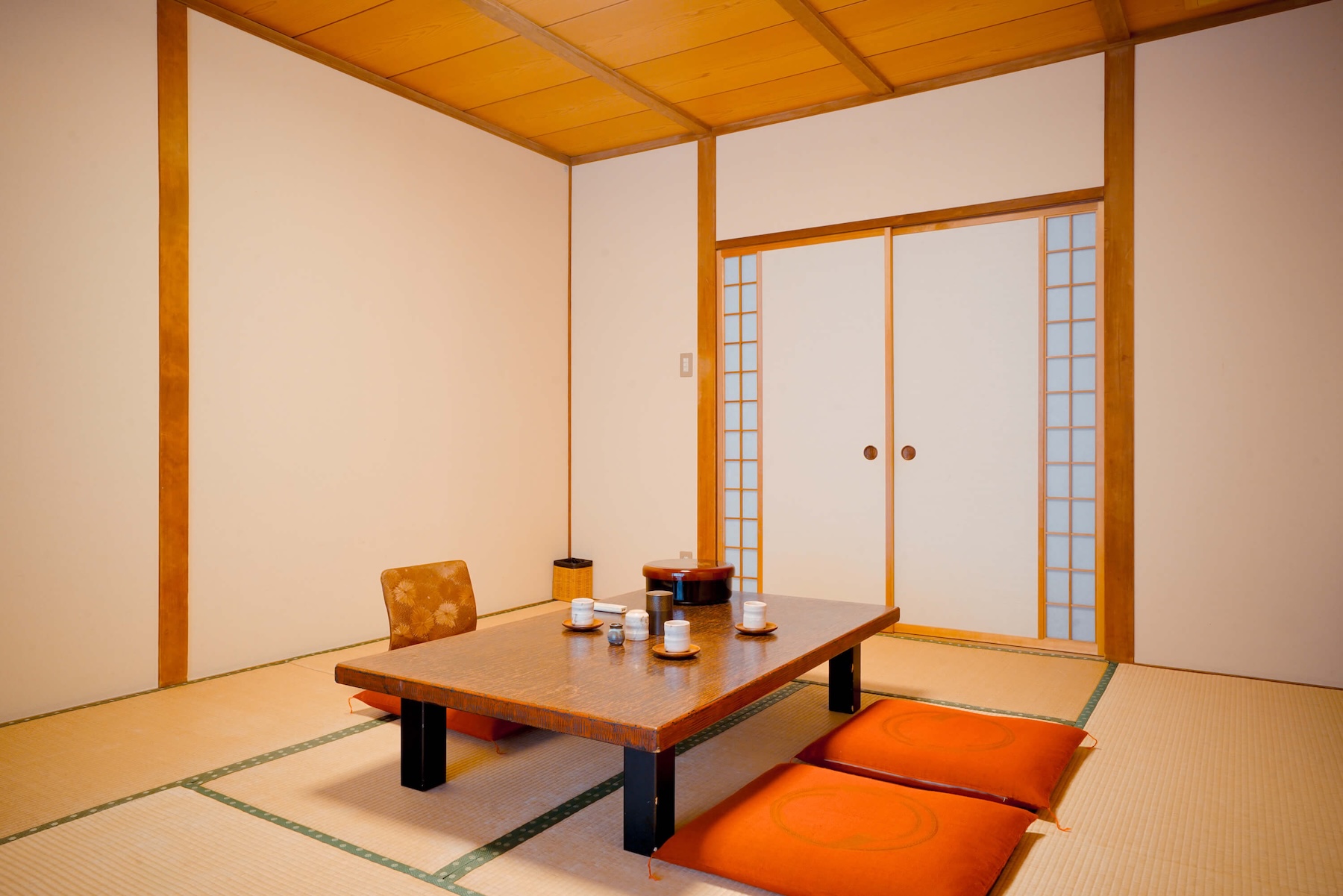 平野屋旅館の和室