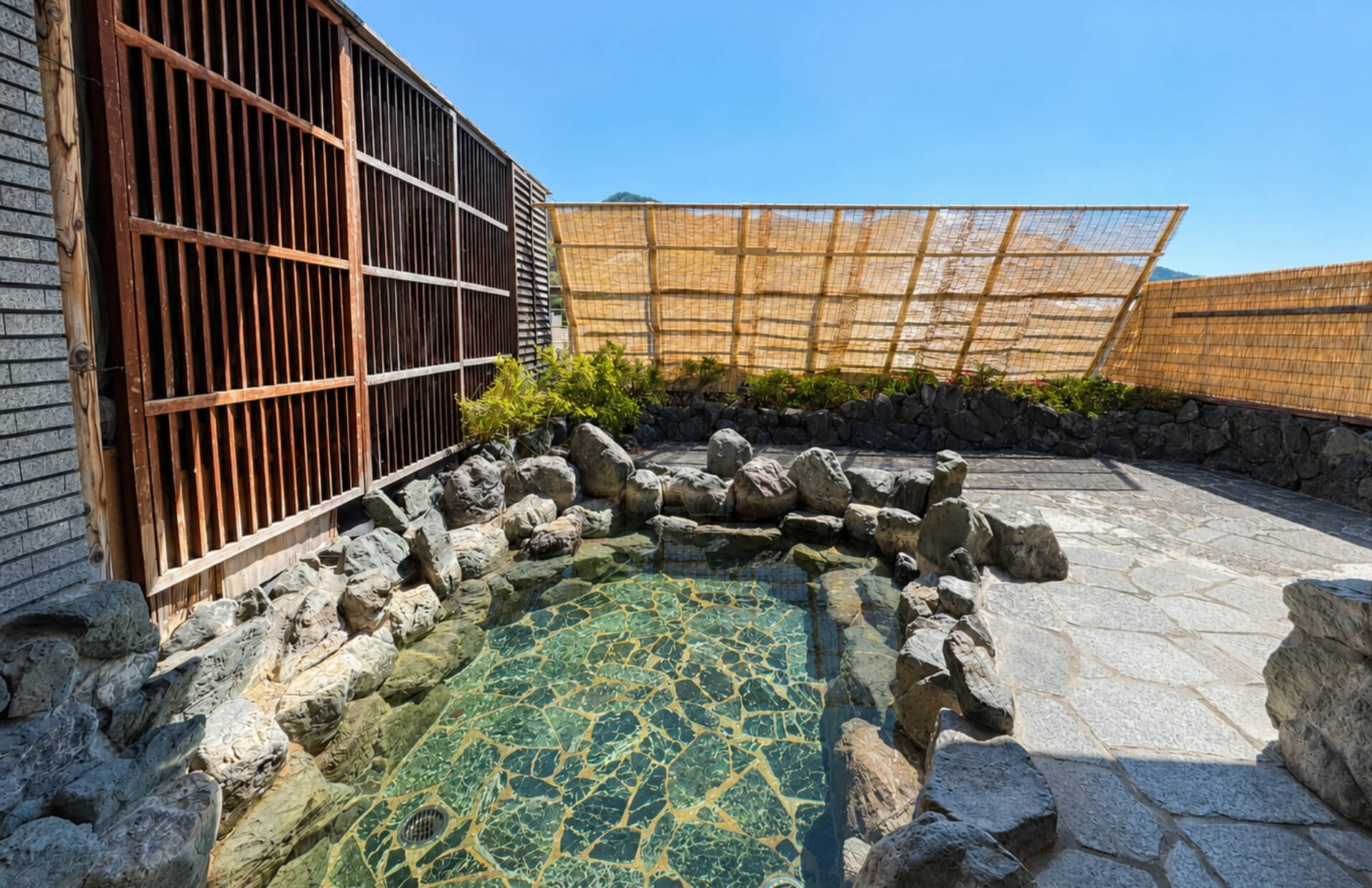 月見之湯 山一屋的5樓Open-Air Bath