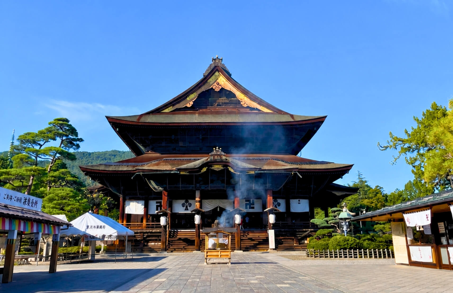 The main hall of Zenkoji Temple in Nagano City