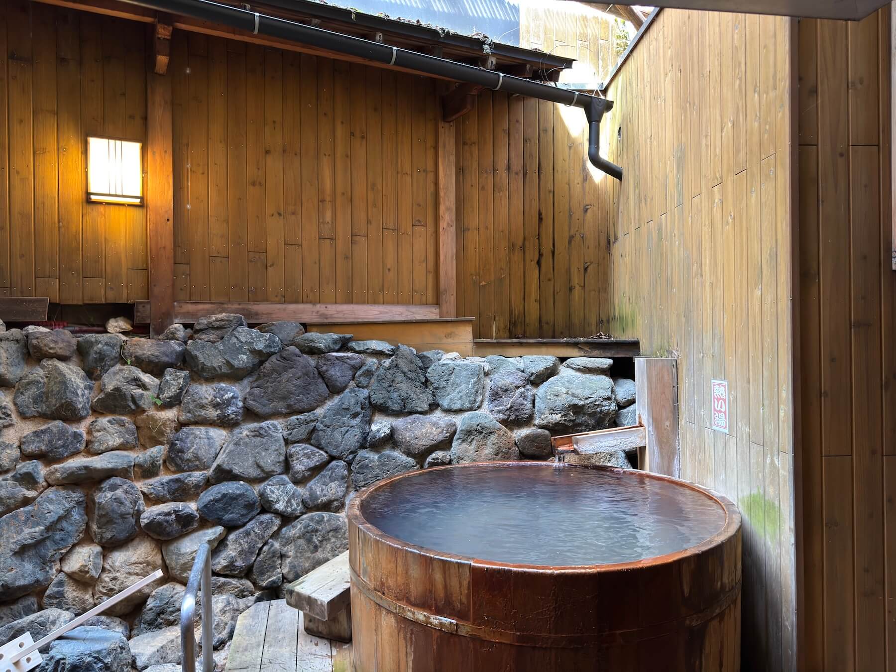 月見の湯 山一屋1階の男女別大浴場