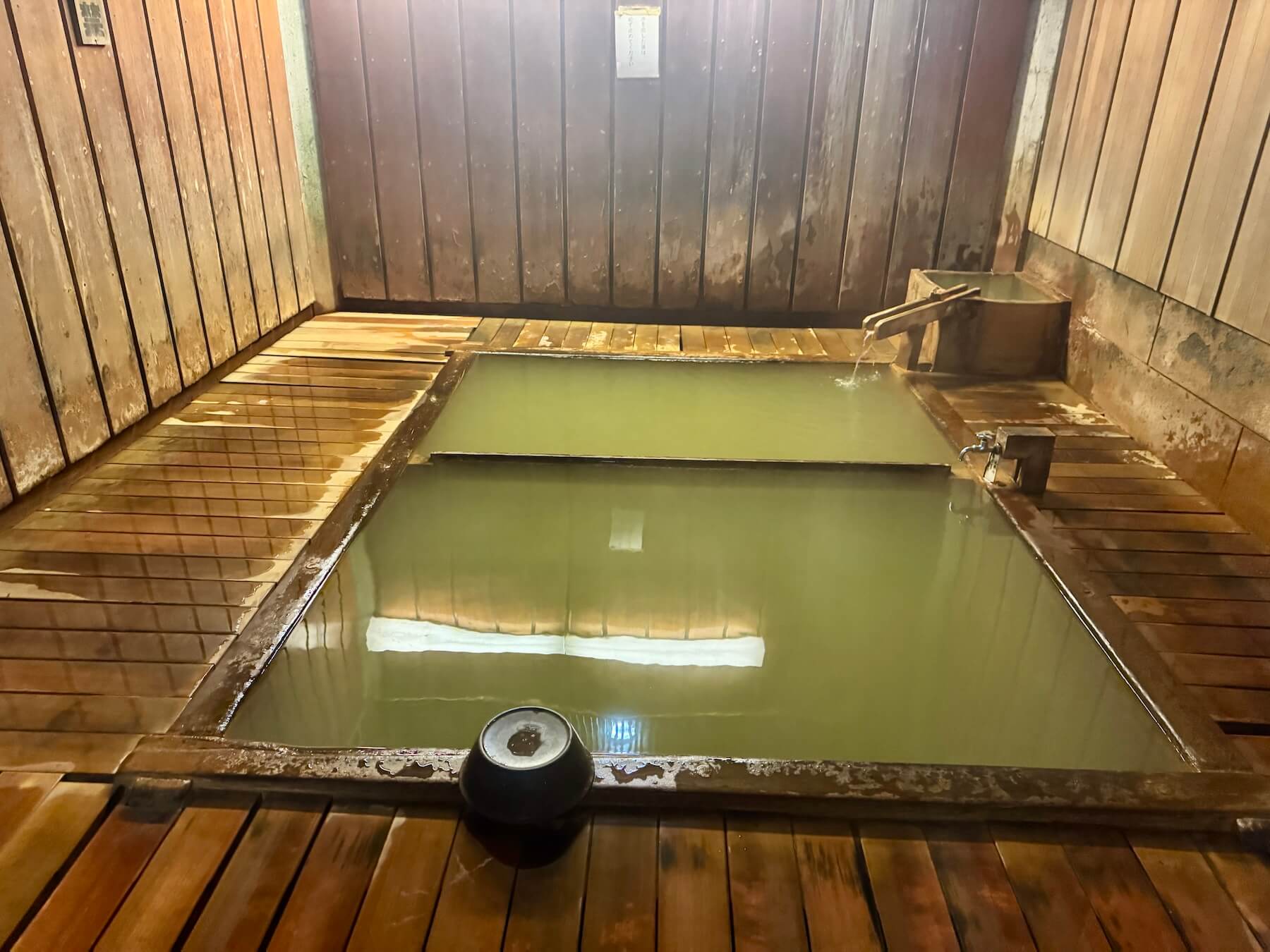 静かな朝に楽しむ月見の湯 山一屋の温泉