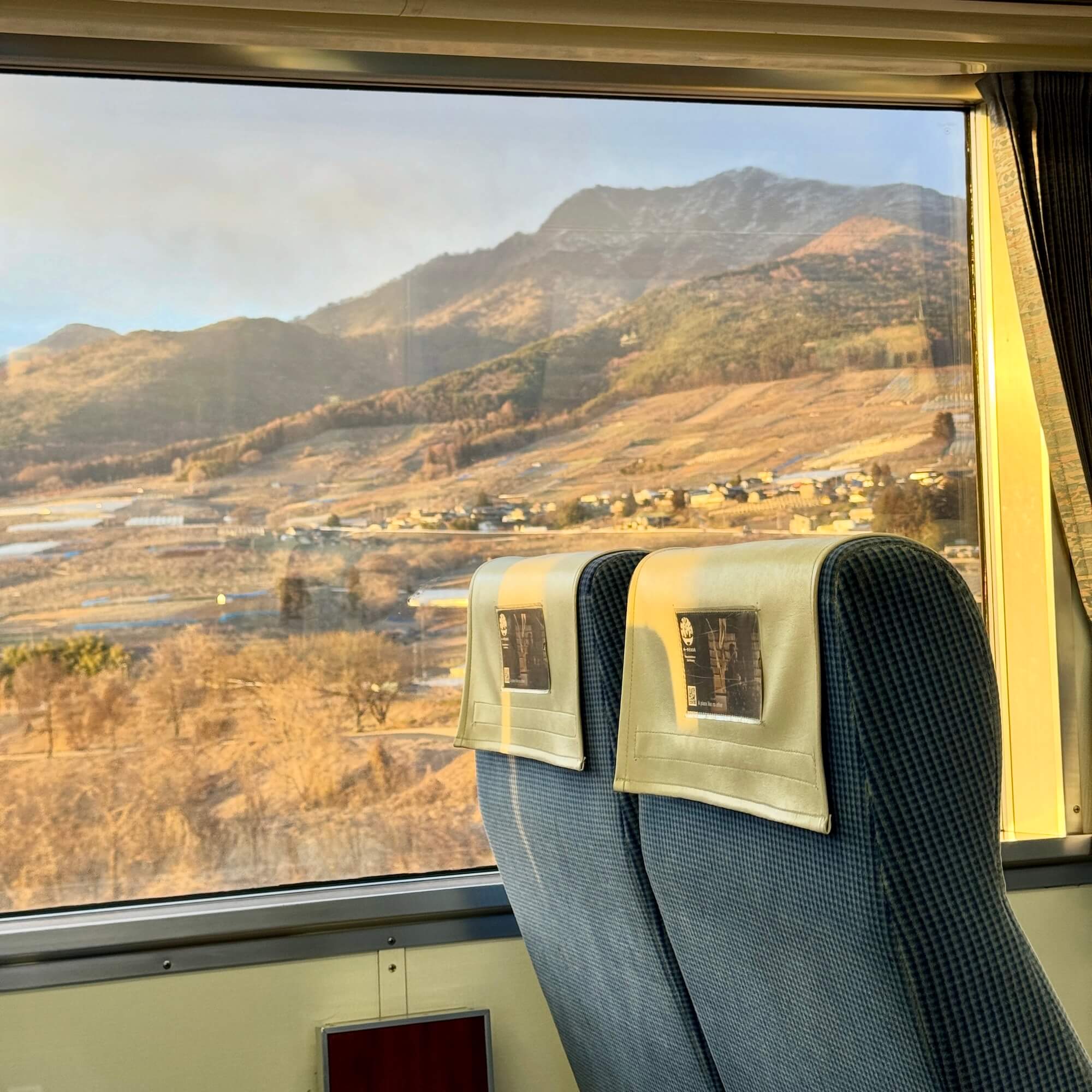 長野電鉄の車窓から見える北信州の風景